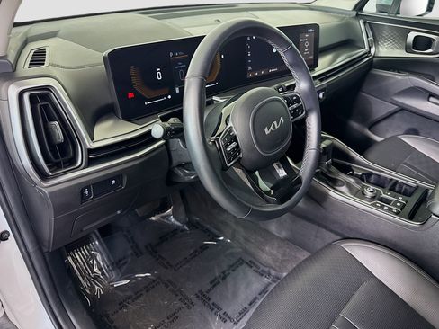 Used 2024 Kia Sorento S FWD image 23