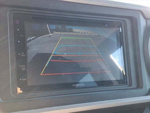 Used 2018 Toyota Tacoma SR image 13