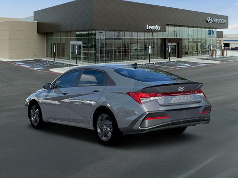 New 2026 Hyundai Elantra SEL FWD image 4
