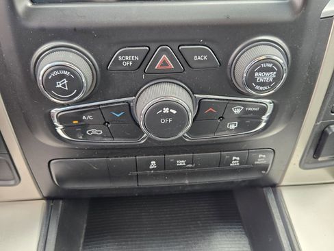 Used 2015 RAM 1500 Lone Star RWD image 16