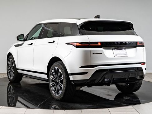 Used 2025 Land Rover Range Rover Evoque Dynamic SE AWD/4WD image 6