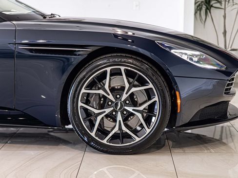 Used 2019 Aston Martin DB11 Volante RWD image 10