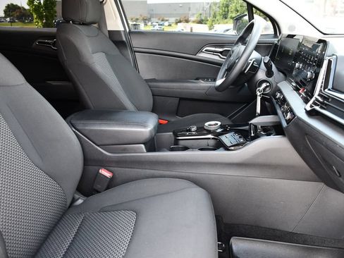Used 2023 Kia Sportage LX AWD/4WD image 32