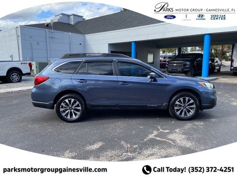 Used 2017 Subaru Outback 2.5i Limited image 3