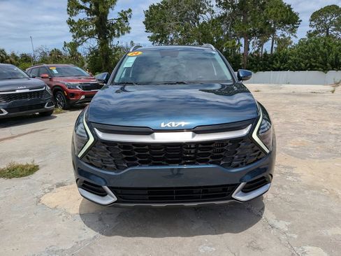 Certified 2024 Kia Sportage EX AWD/4WD image 3