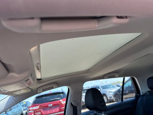 Used 2021 Volkswagen Golf 4-Door FWD image 17