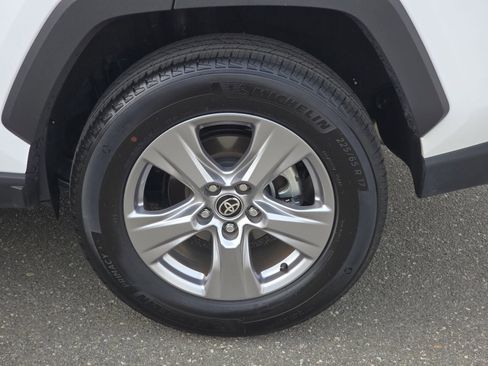 Used 2025 Toyota RAV4 XLE image 39