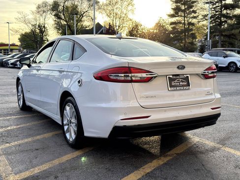 Used 2019 Ford Fusion SE FWD image 7
