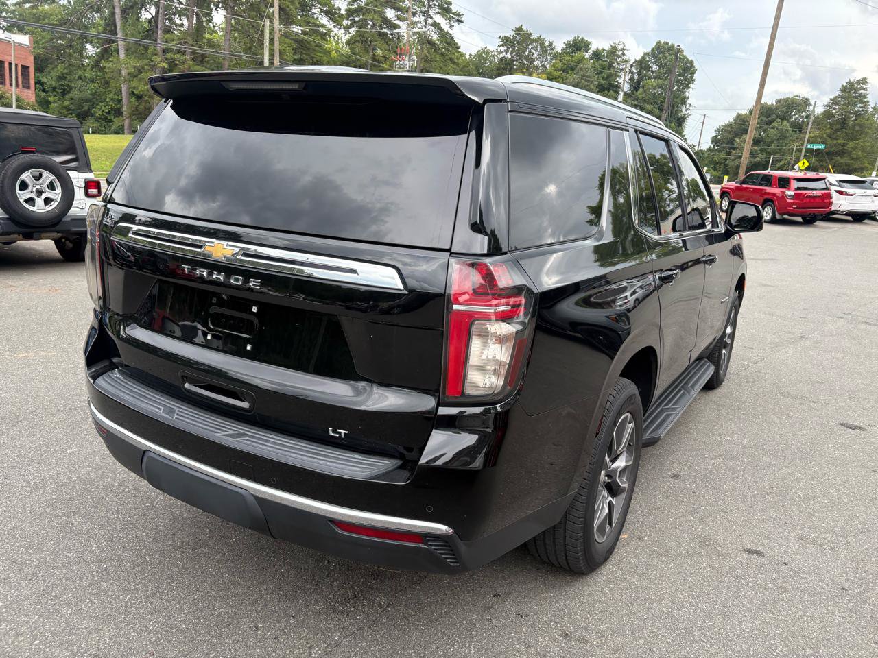Used 2021 Chevrolet Tahoe LT w/ LT Signature Package RWD image 5