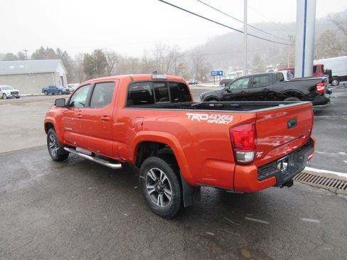 Used 2016 Toyota Tacoma TRD Sport w/ Towing Package image 8
