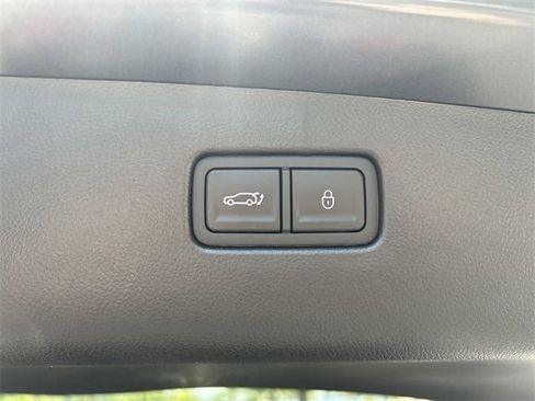 Used 2026 Genesis GV70 2.5T Select image 18