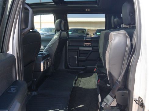 Used 2015 Ford F150 Platinum w/ Equipment Group 701A Luxury AWD/4WD image 34