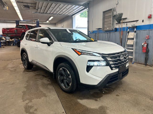 Used 2026 Nissan Rogue SV AWD/4WD image 12