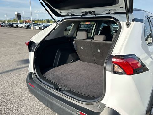 Used 2024 Toyota RAV4 LE AWD/4WD image 15