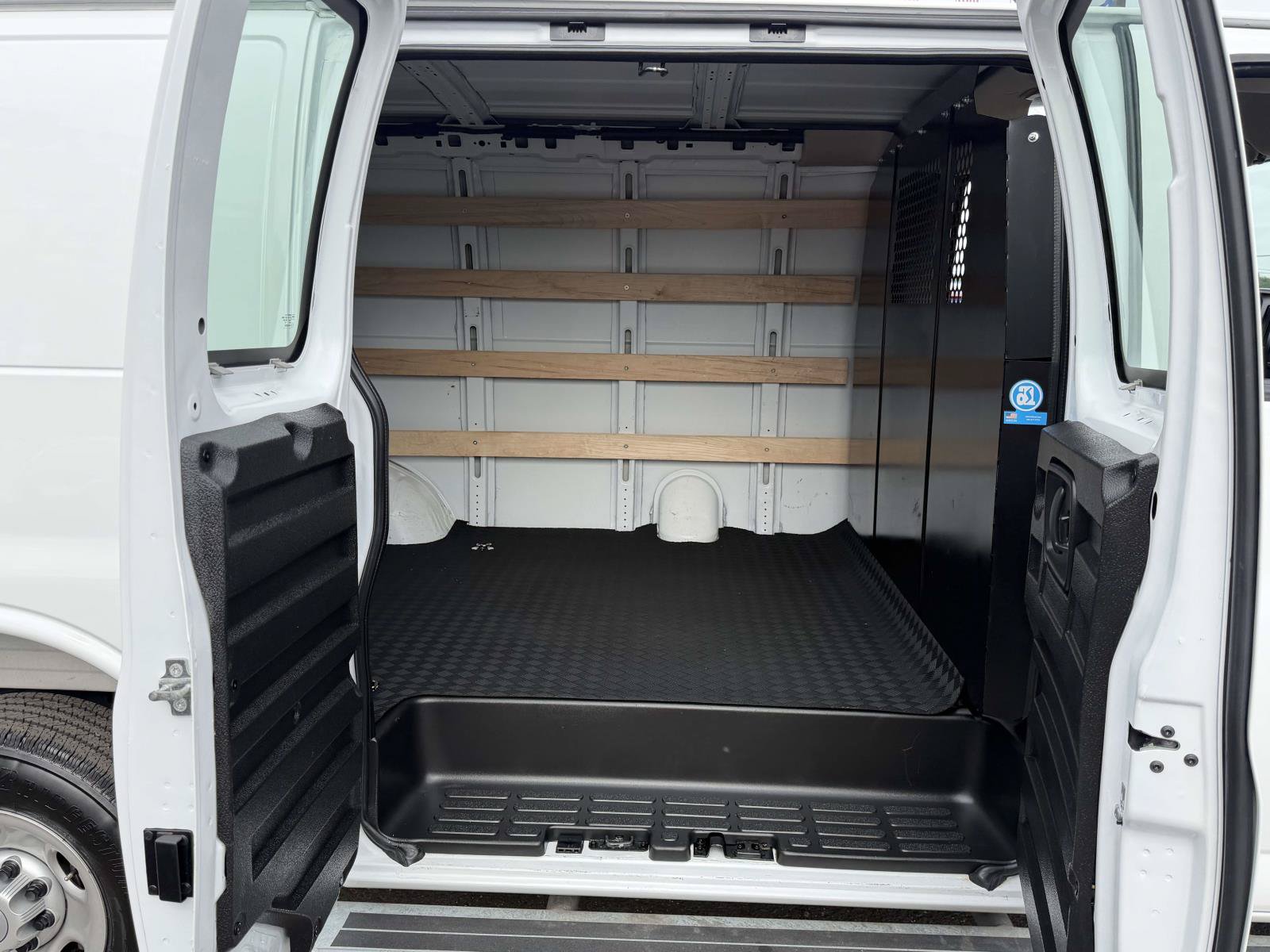 Certified 2025 Chevrolet Express 2500 w/ Driver Convenience Package RWD image 8