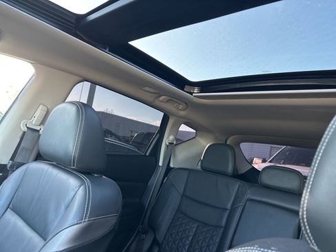 Used 2019 Nissan Murano Platinum w/ Cargo Package image 6