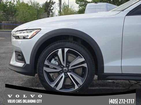New 2026 Volvo V60 B5 Cross Country Plus w/ Climate Package AWD/4WD image 6