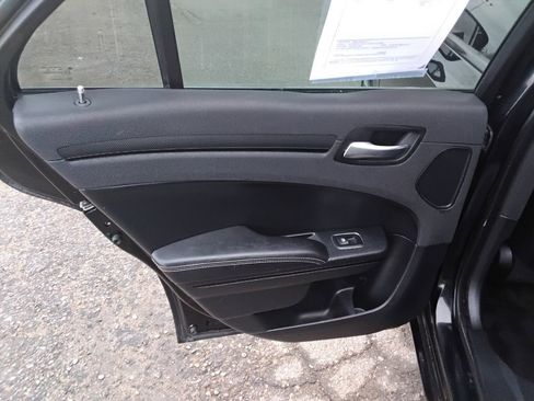 Used 2016 Chrysler 300 S image 18