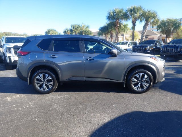 Used 2023 Nissan Rogue SV FWD image 3
