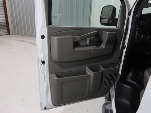 Used 2018 GMC Savana 2500 w/ Driver Convenience Package RWD image 21