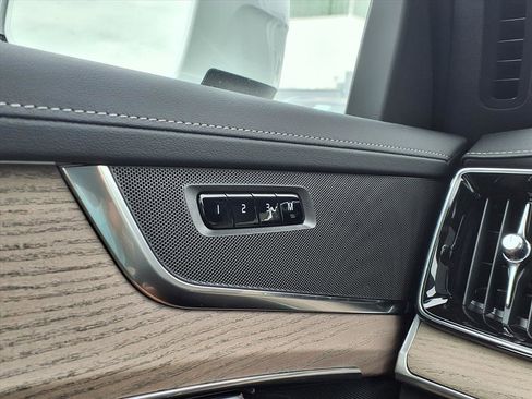 New 2026 Volvo XC90 B5 Core image 19