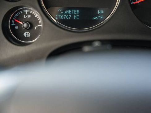 Used 2013 Chevrolet Suburban LTZ AWD/4WD image 53
