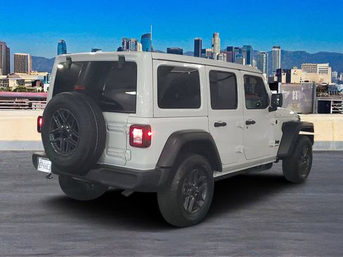 Used 2026 Jeep Wrangler Unlimited Sport AWD/4WD image 4