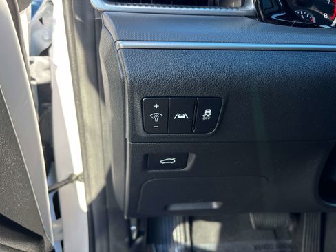 Used 2023 Kia K5 GT-Line image 17