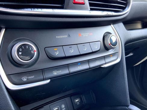 Used 2019 Hyundai Santa Fe SE FWD image 34