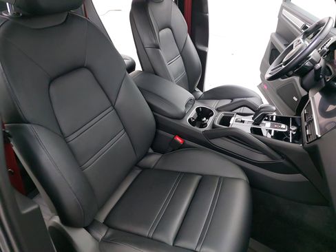 Certified 2021 Porsche Cayenne GTS image 12