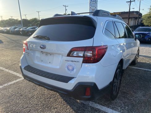 Used 2018 Subaru Outback 2.5i Limited AWD/4WD image 12
