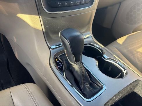 Used 2018 Jeep Grand Cherokee Limited image 20