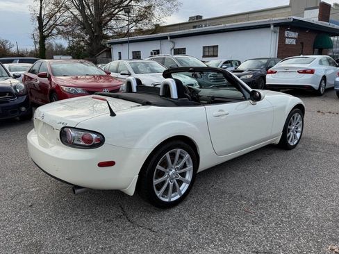 Used 2006 MAZDA MX-5 Miata Sport image 4