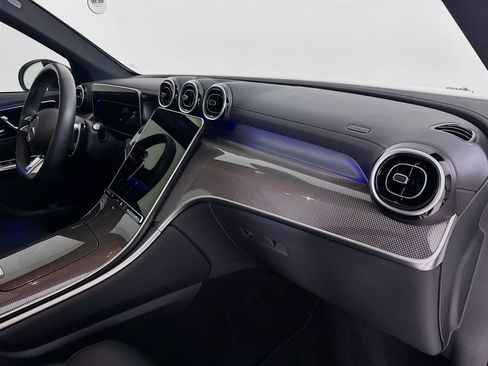 Used 2025 Mercedes-Benz GLC 43 AMG 4MATIC image 30