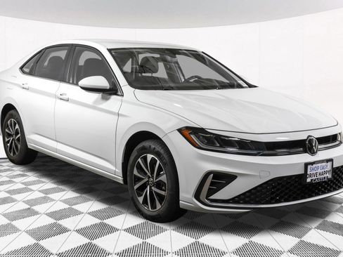 Used 2025 Volkswagen Jetta S FWD image 10