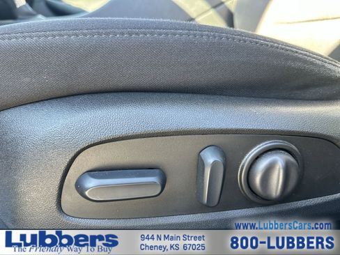 Used 2023 Chevrolet Malibu LT image 12