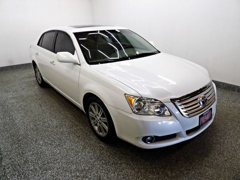Used 2009 Toyota Avalon Limited FWD image 3