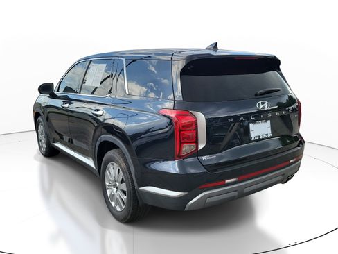 Used 2023 Hyundai Palisade SE AWD/4WD image 4