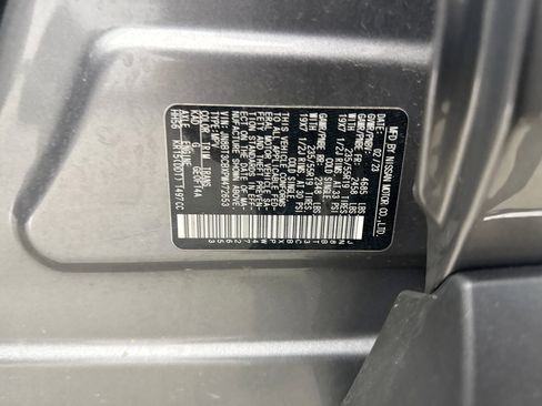 Used 2023 Nissan Rogue SL w/ SL Premium Package image 11