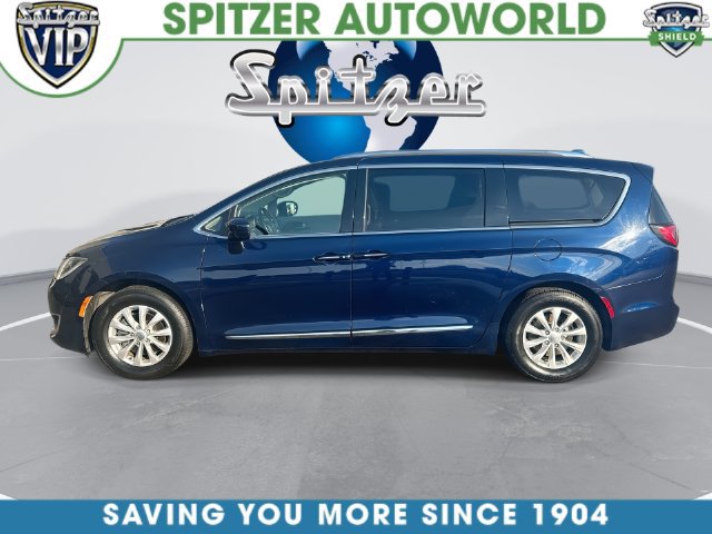 Used 2018 Chrysler Pacifica Touring-L FWD image 7