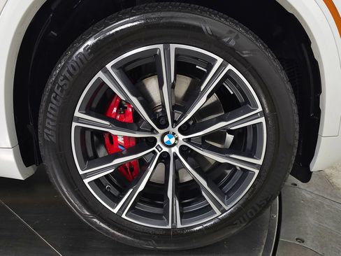 Used 2024 BMW X5 xDrive40i w/ M Sport Package AWD/4WD image 13