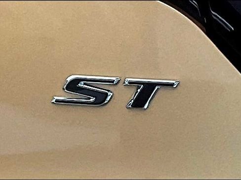 Used 2024 Buick Encore GX Sport Touring w/ Comfort Package image 9