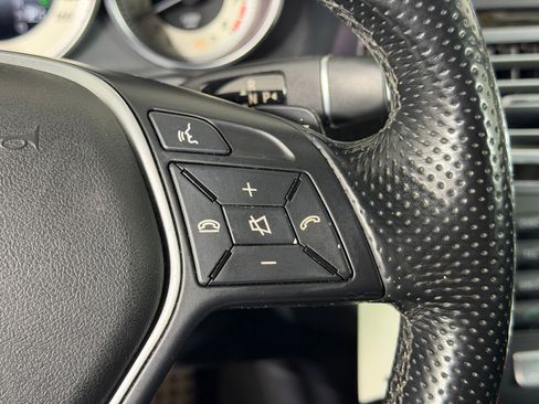 Used 2015 Mercedes-Benz E 350 Sedan image 27