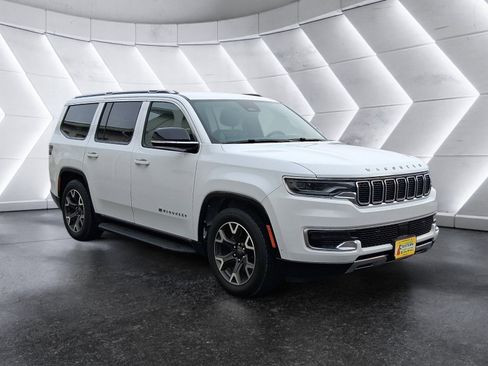 Used 2024 Jeep Wagoneer Series III image 8