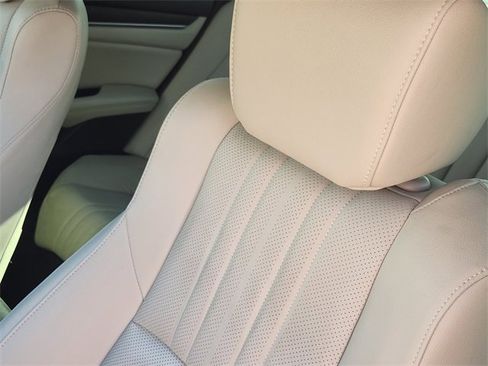 Certified 2022 Honda Accord Touring image 23