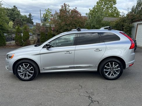 Used 2017 Volvo XC60 T6 Dynamic w/ Advanced Package AWD/4WD image 10