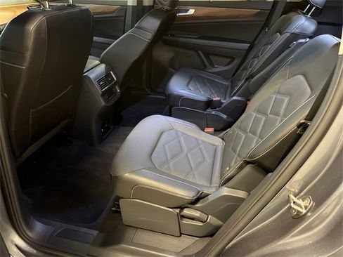 Certified 2025 Volkswagen Atlas SE image 10