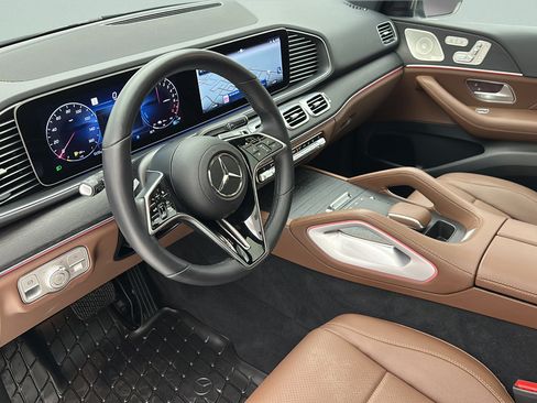Used 2025 Mercedes-Benz GLE 450e 4MATIC image 12