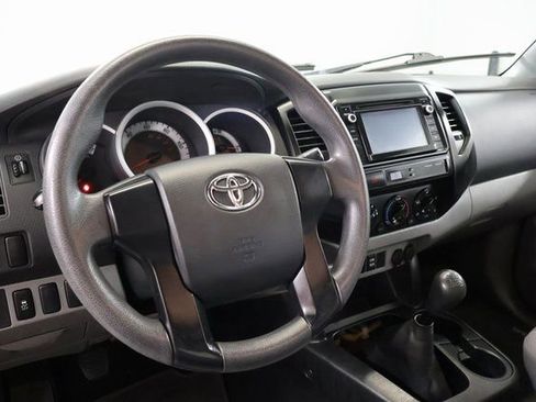 Used 2014 Toyota Tacoma 2WD Regular Cab image 17