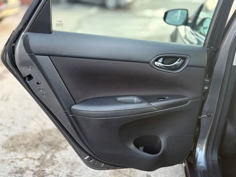 Used 2018 Nissan Sentra S w/ S Midnight Style Package image 12